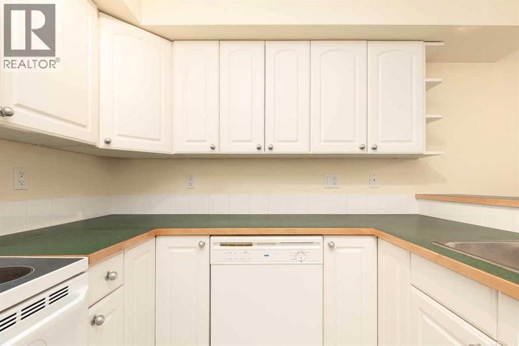 212, 23 Chilcotin Lane W