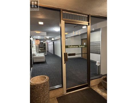 708 145 ST. GEORGES AVENUE North Vancouver BC V7L3G8