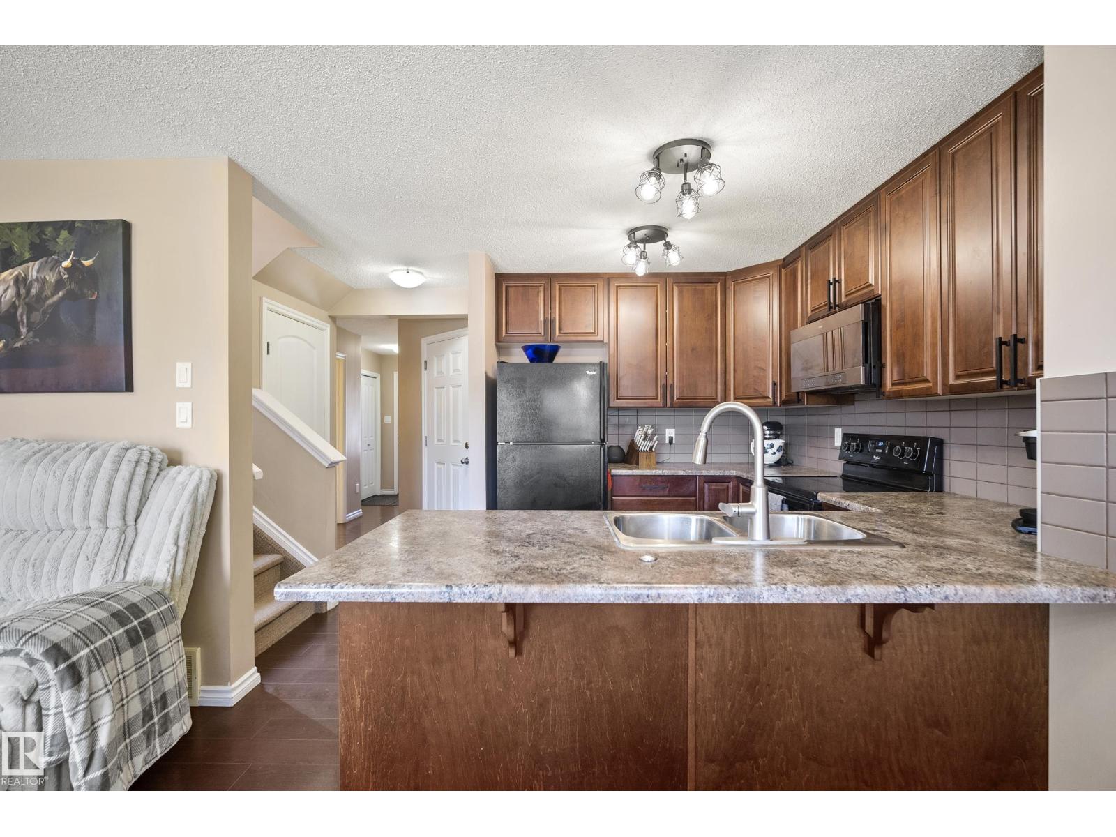 #9 9231 213 ST NW