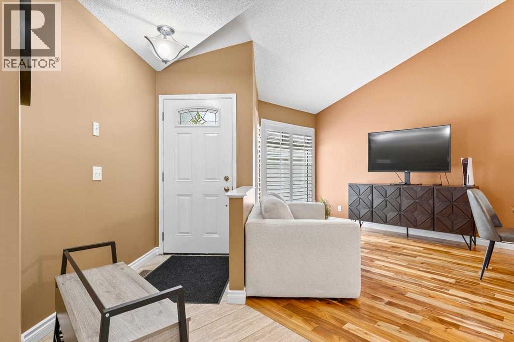 152 Douglas Glen Mews SE