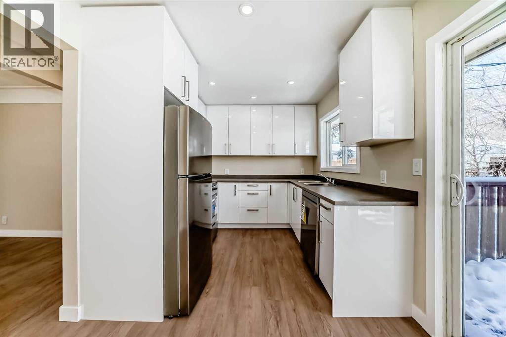 2007 Cottonwood Crescent SE