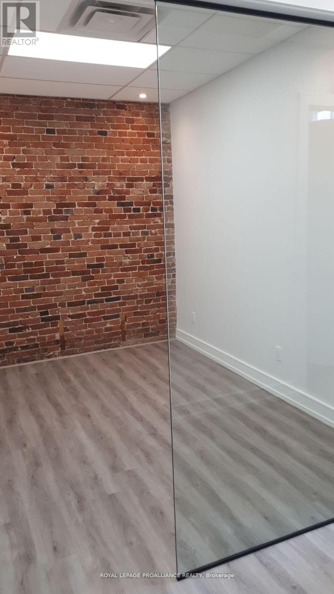 B - 31 WALTON STREET