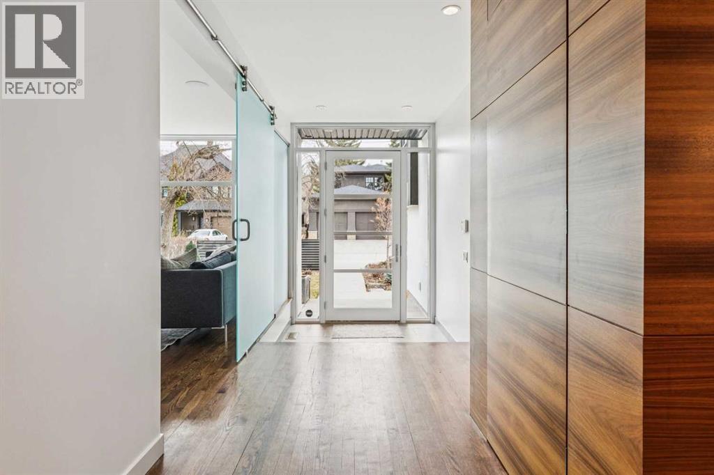 3905 Edison Crescent SW