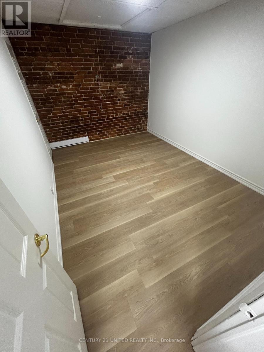 6 - 174.5 HUNTER STREET W