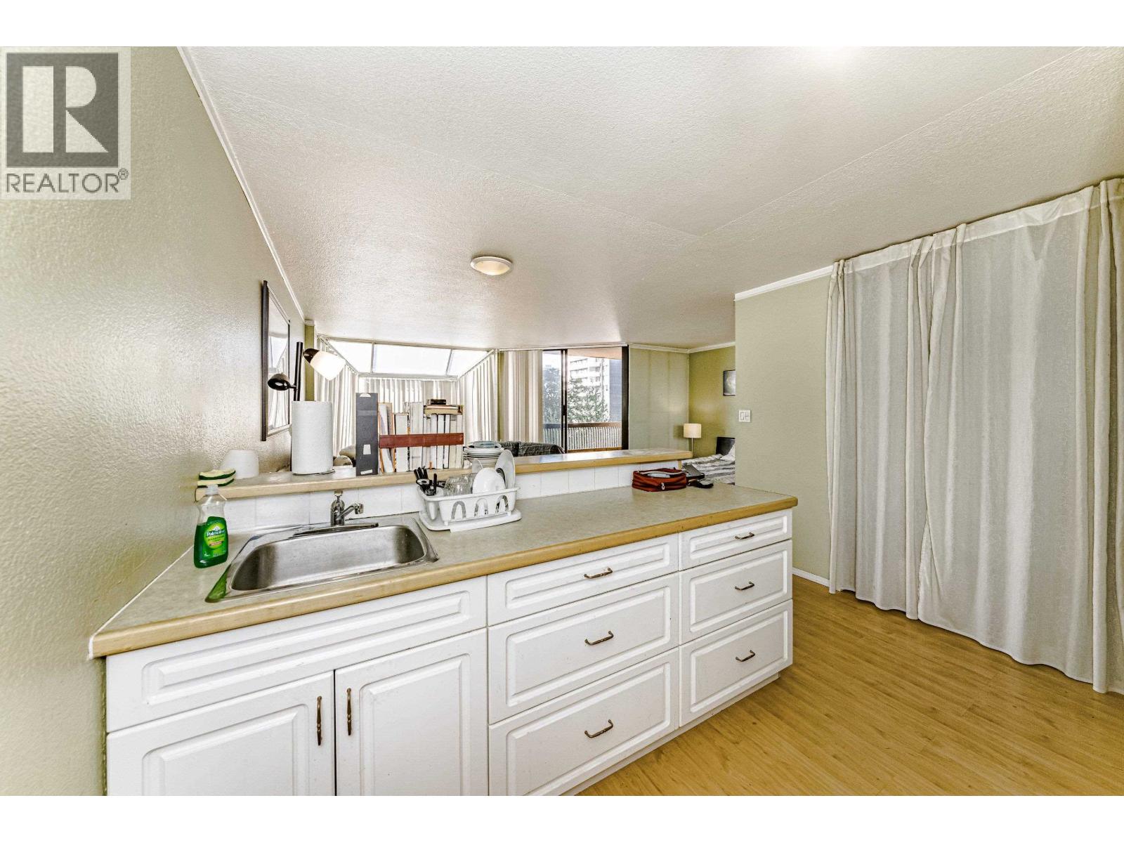 610 1330 BURRARD STREET