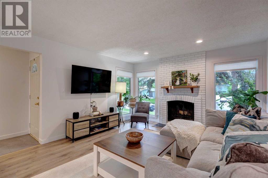 423 Midridge Drive SE