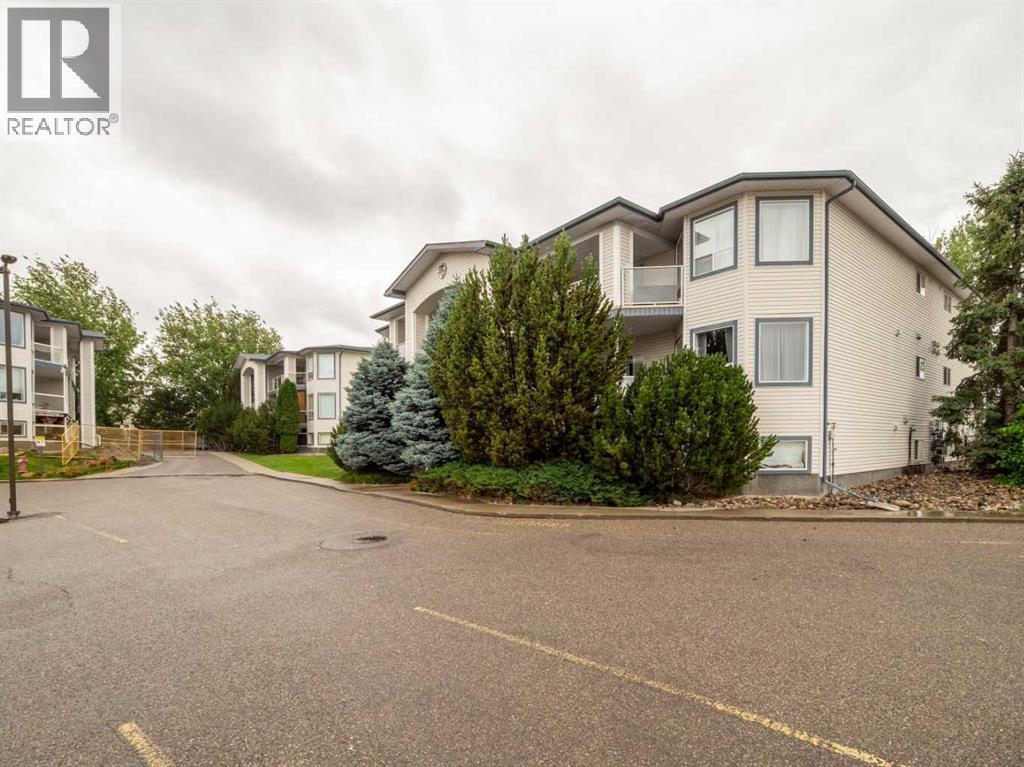 122, 23 Chilcotin Lane W