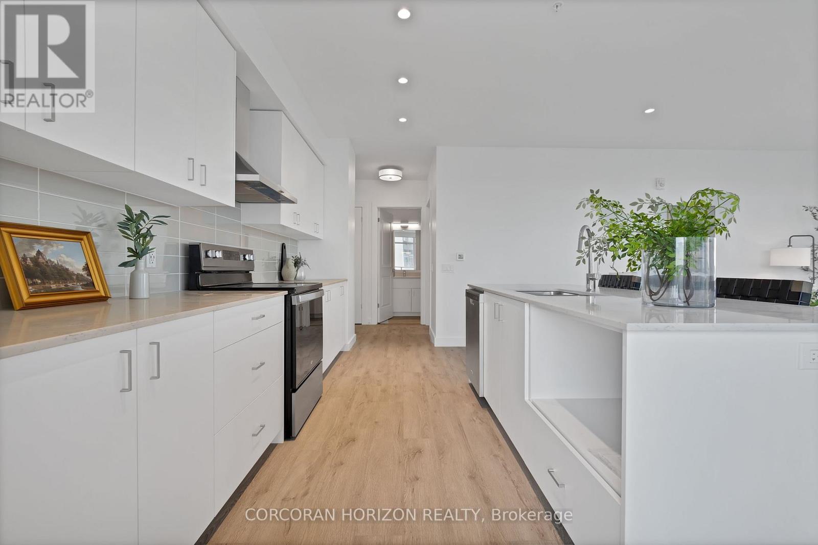 1702 - 50 GRAND AVENUE S