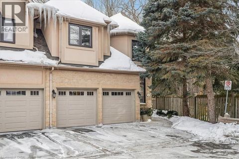 2303 HILL RIDGE Court Unit# 16 Oakville ON L6M3N3