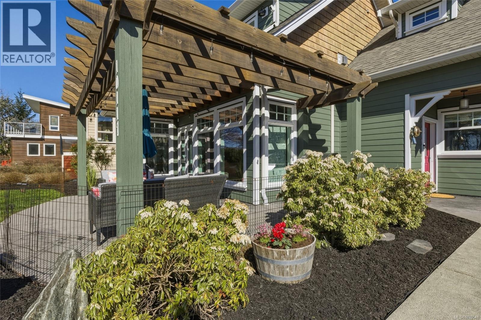 10117 West Saanich Rd