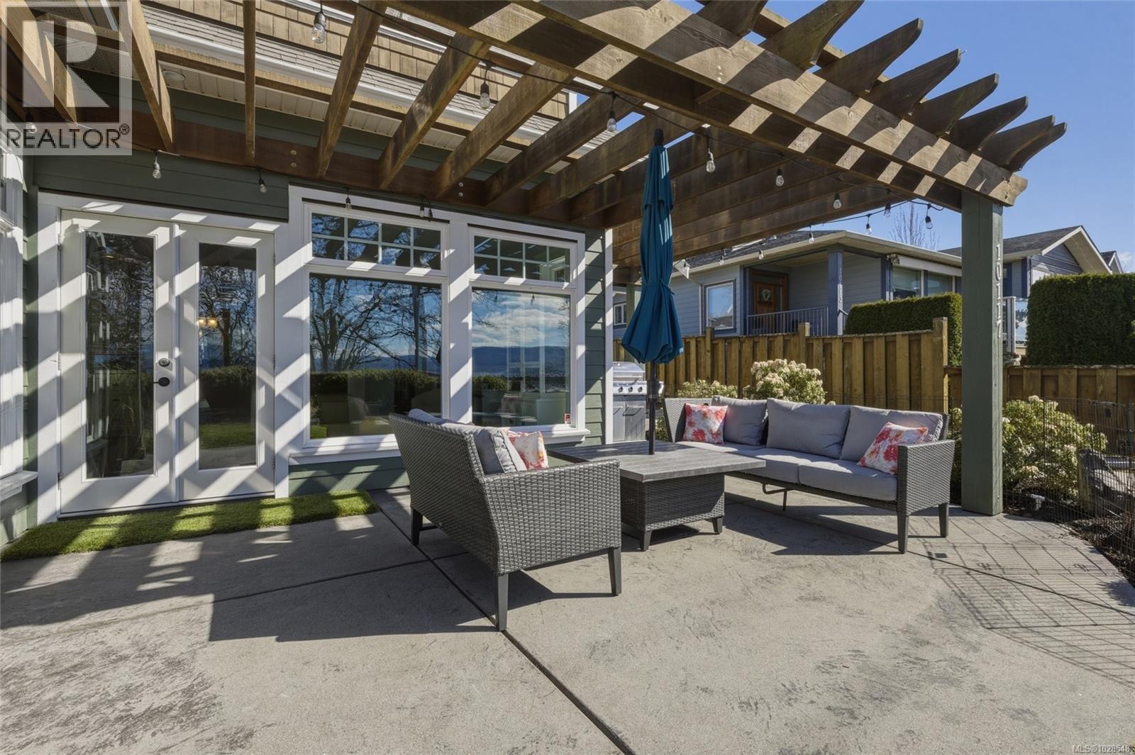 10117 West Saanich Rd