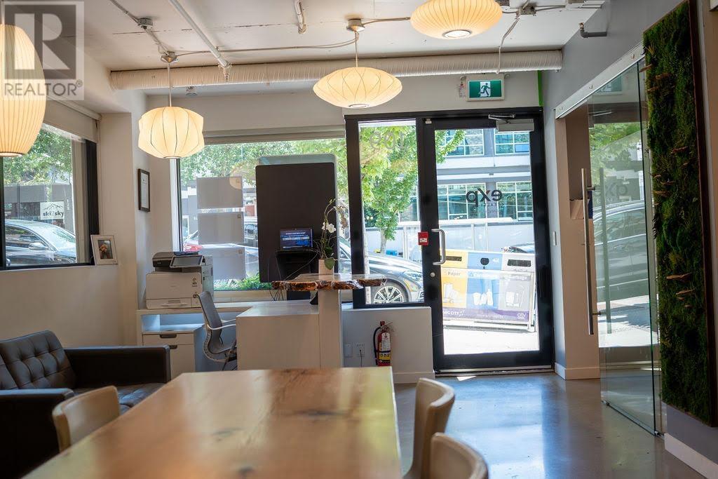 109 LONSDALE AVENUE