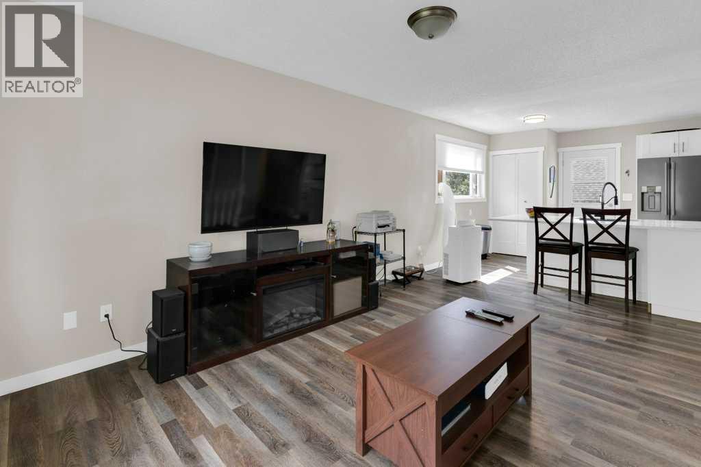 120 Alpine Crescent SE