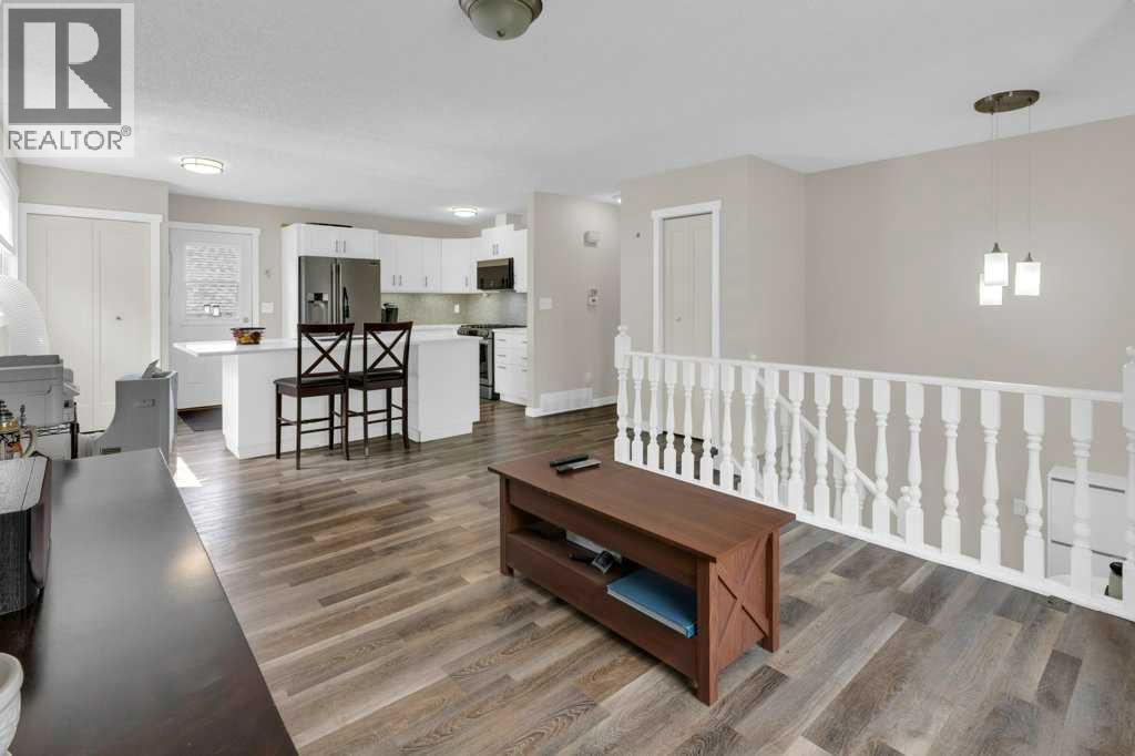 120 Alpine Crescent SE