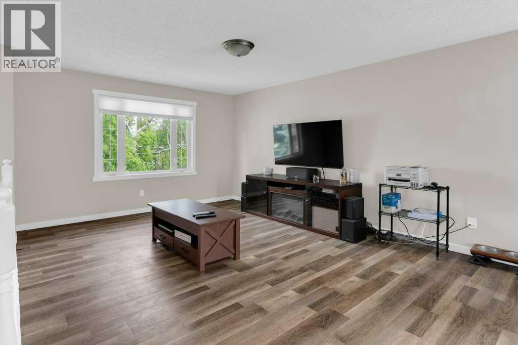 120 Alpine Crescent SE