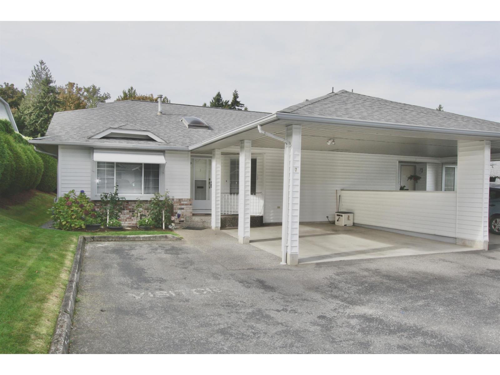 7 3055 TRAFALGAR STREET