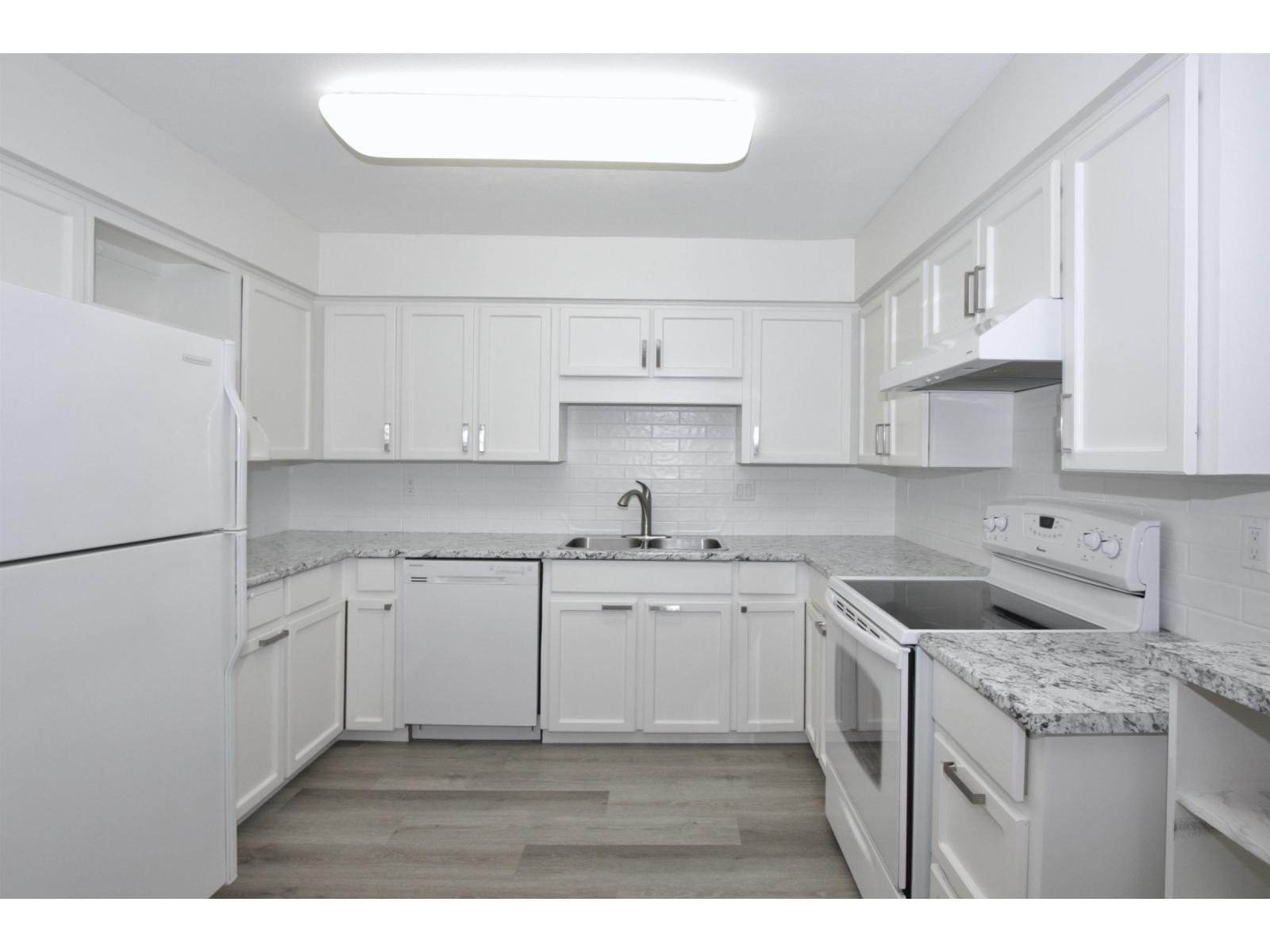 7 3055 TRAFALGAR STREET