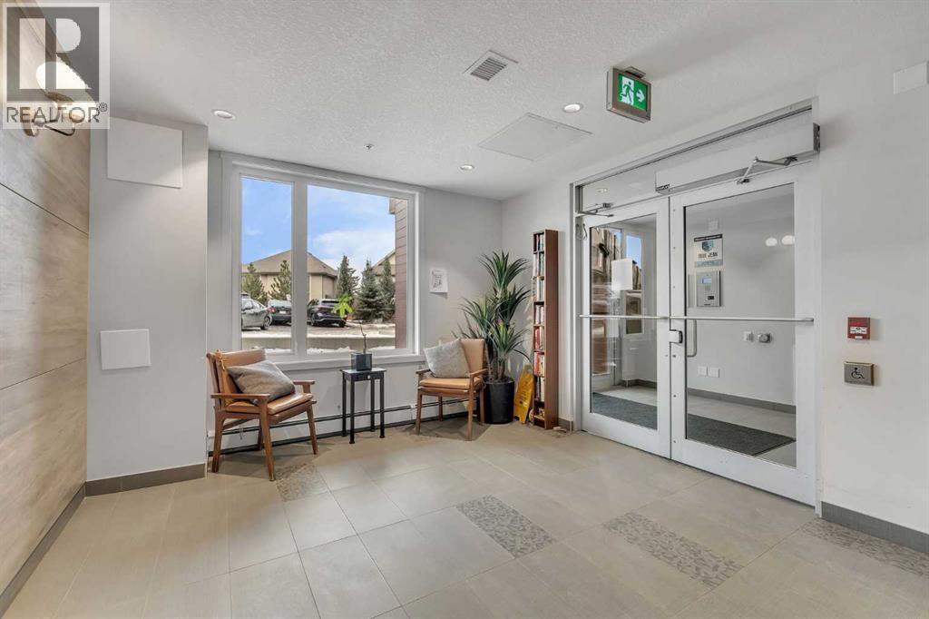 301, 71 Shawnee Common SW