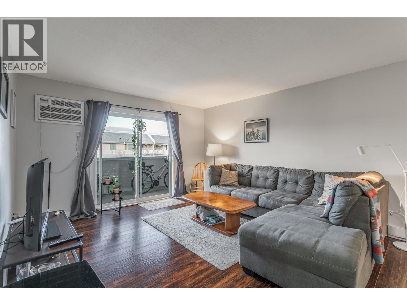 3160 De Montreuil Court Unit# 411