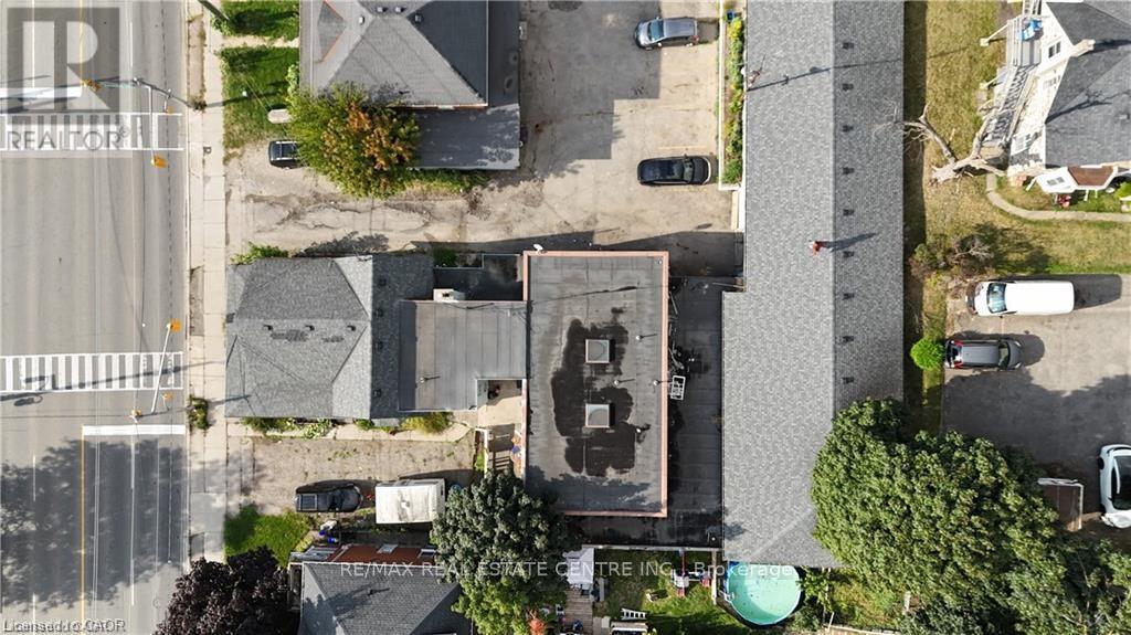 225 ,229,231 WATER STREET N