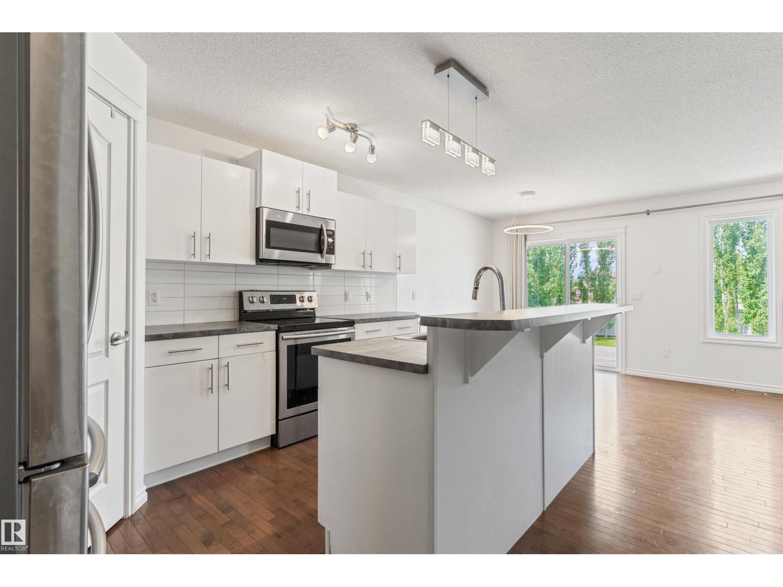 17130 7A AV SW