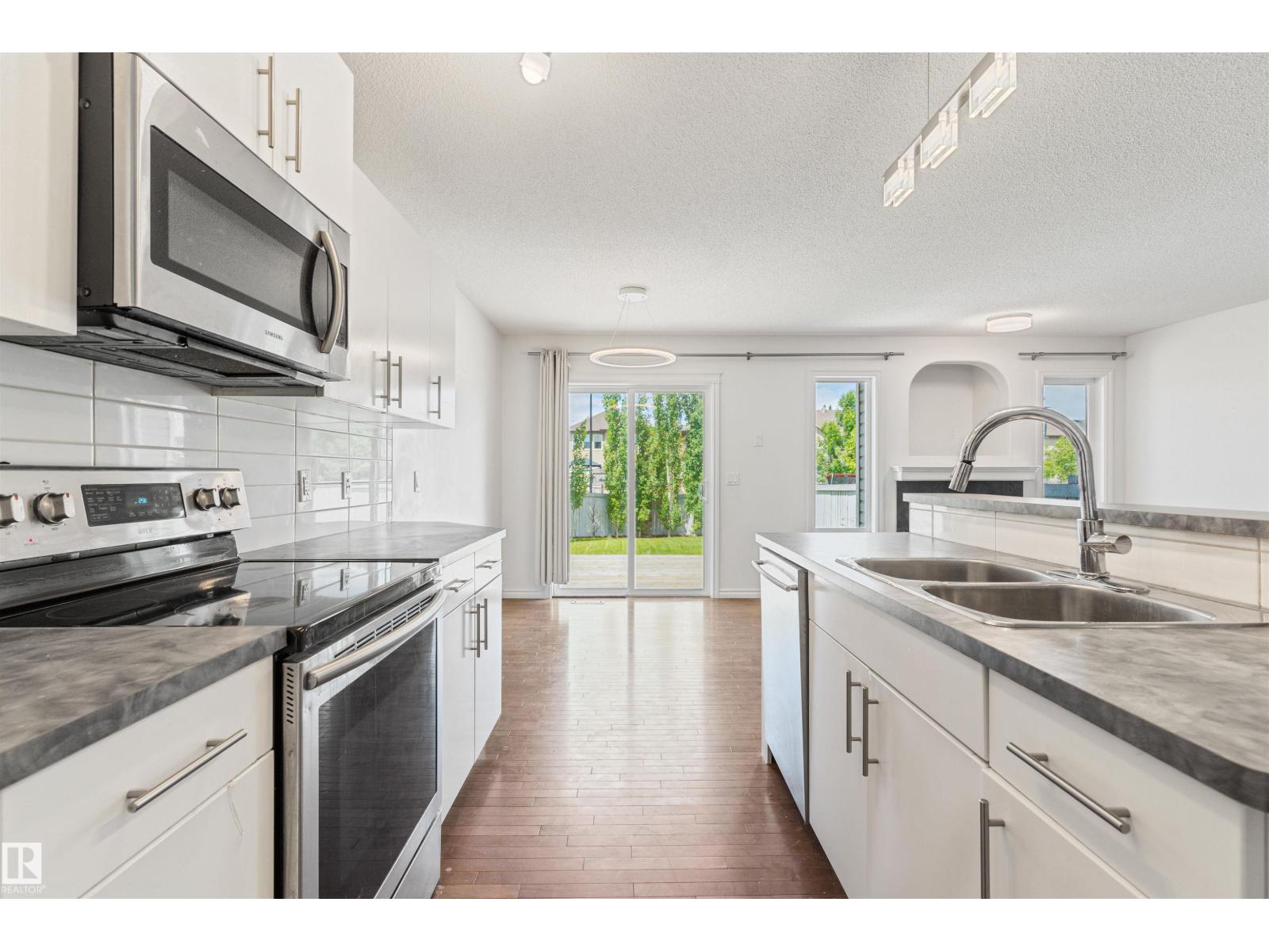 17130 7A AV SW