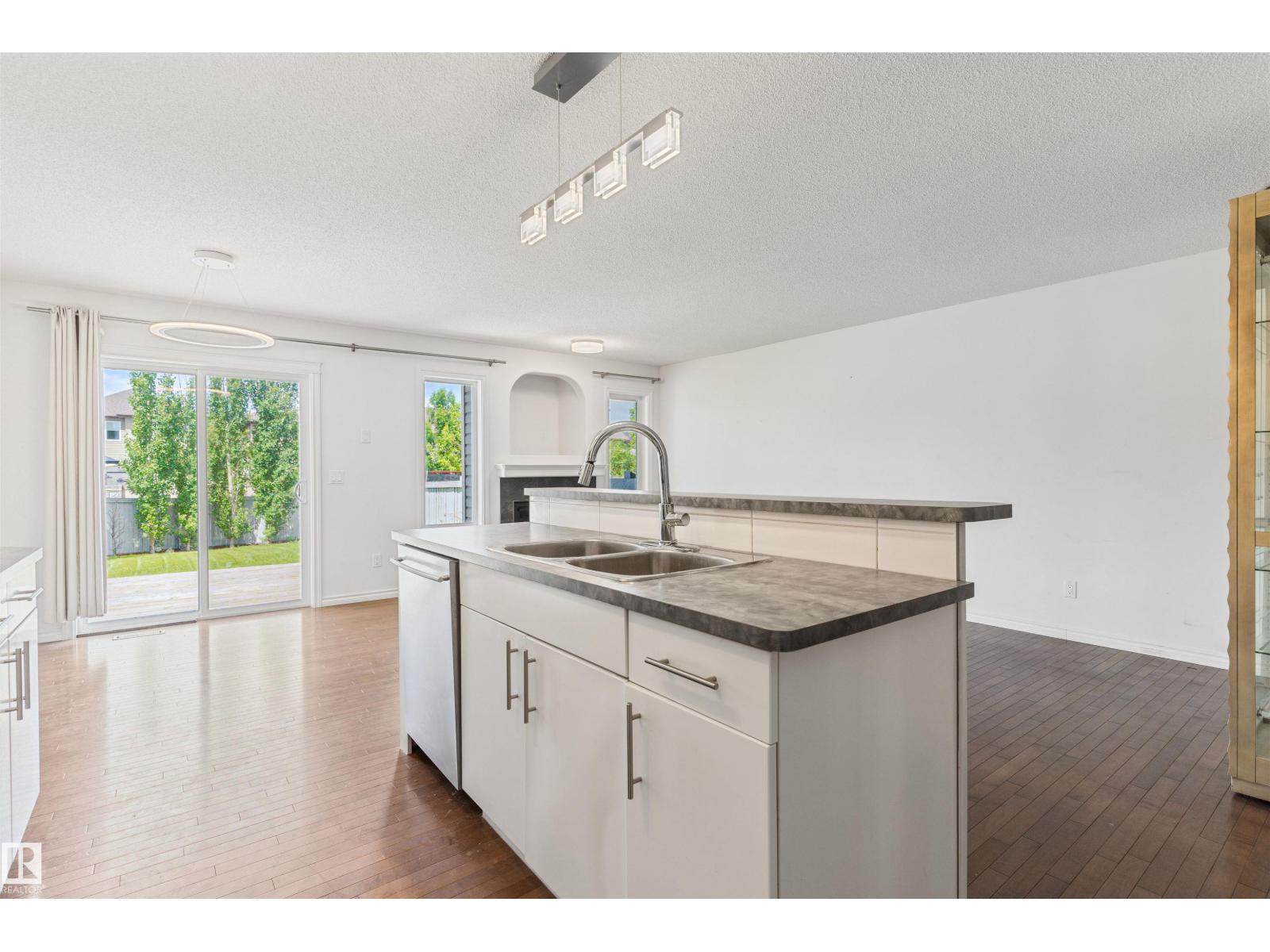 17130 7A AV SW