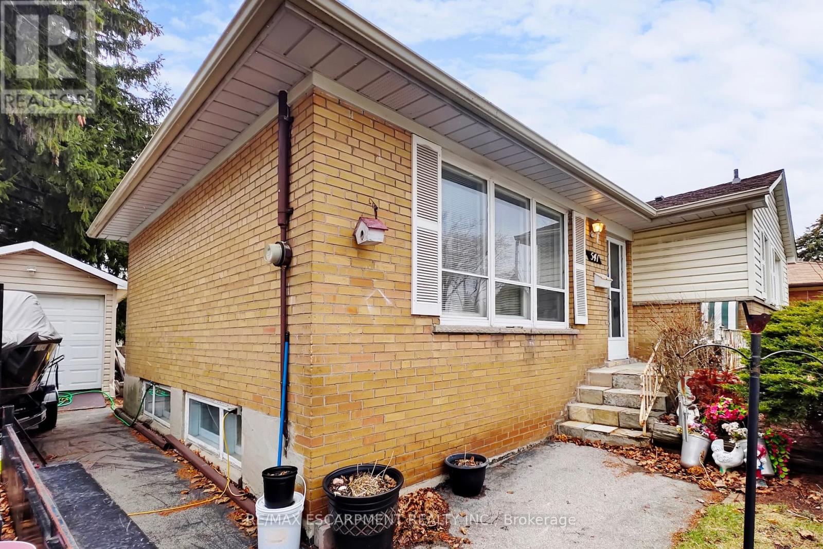 541 WINGROVE CRESCENT