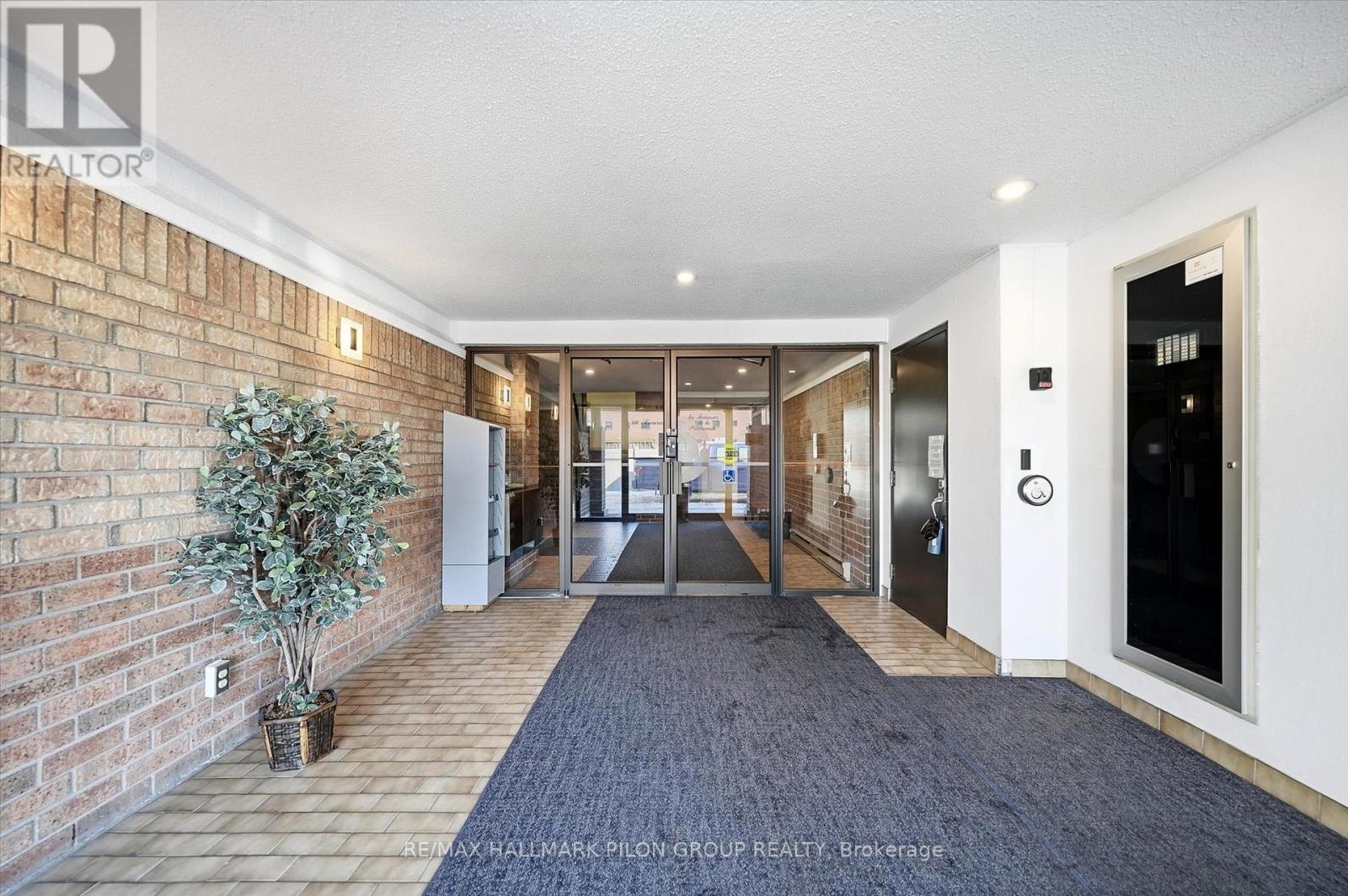 206 - 316 SAVARD AVENUE