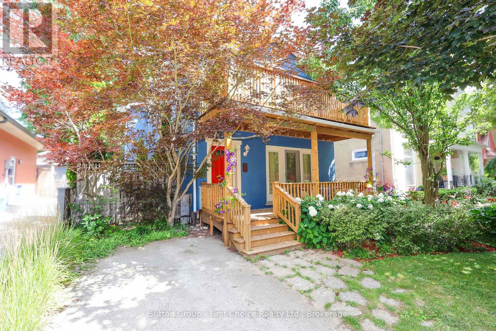176 COBOURG STREET N