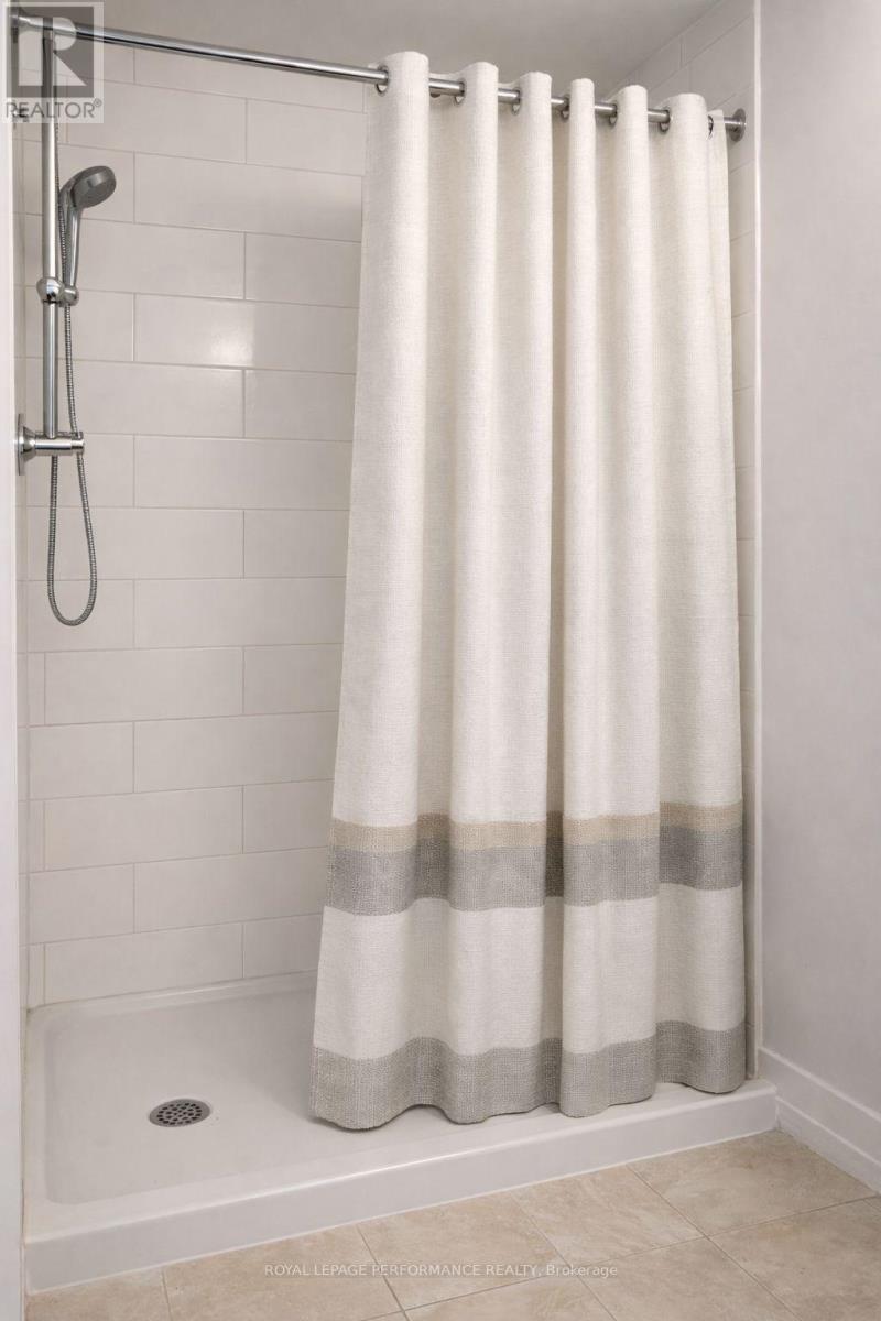 4 - 739 PRINCIPALE STREET