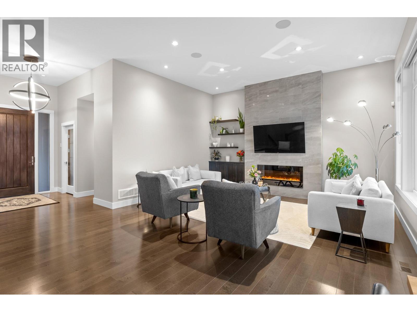 191 Upper Canyon Drive N