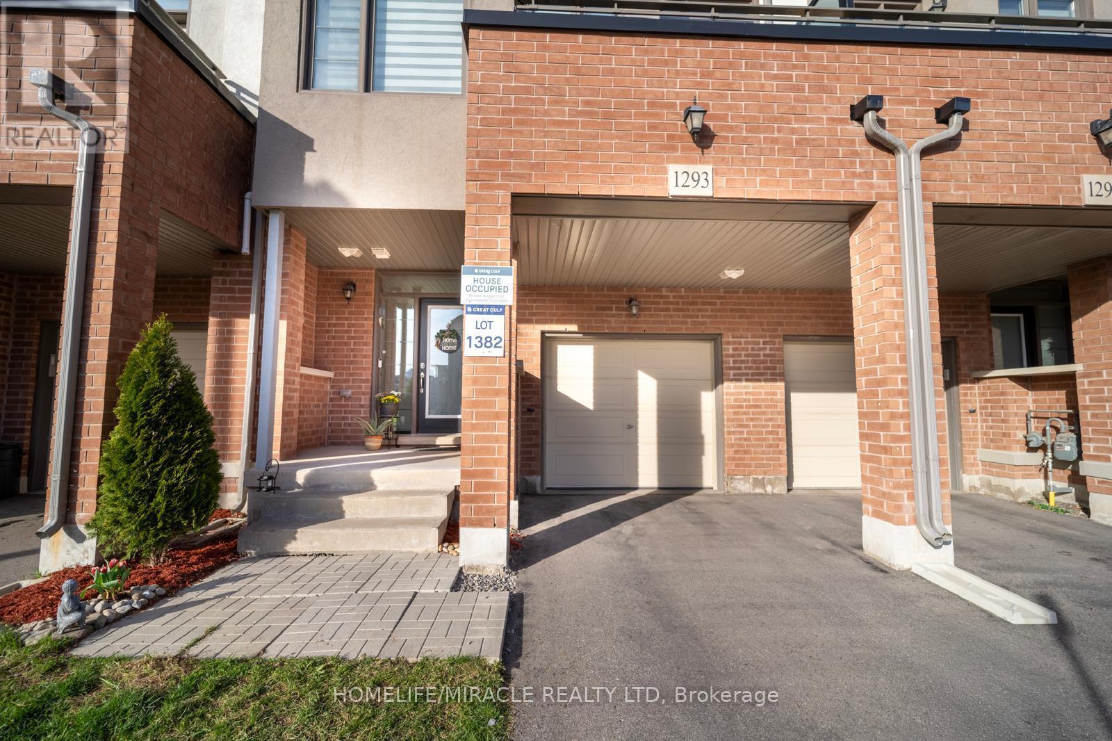 1293 CLARRIAGE COURT