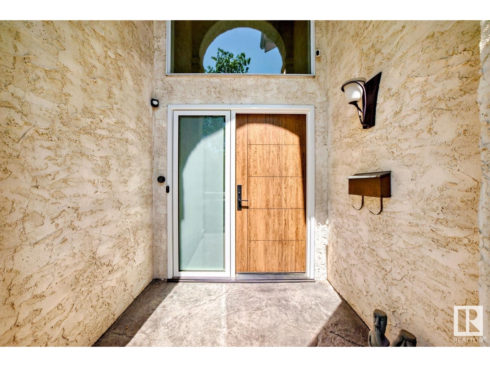 215 OMAND DR NW