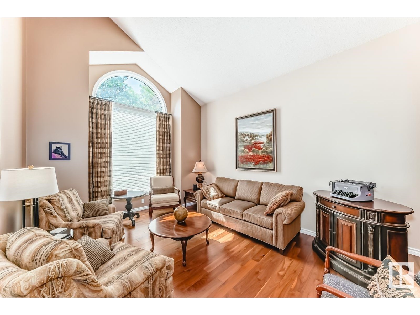 215 OMAND DR NW