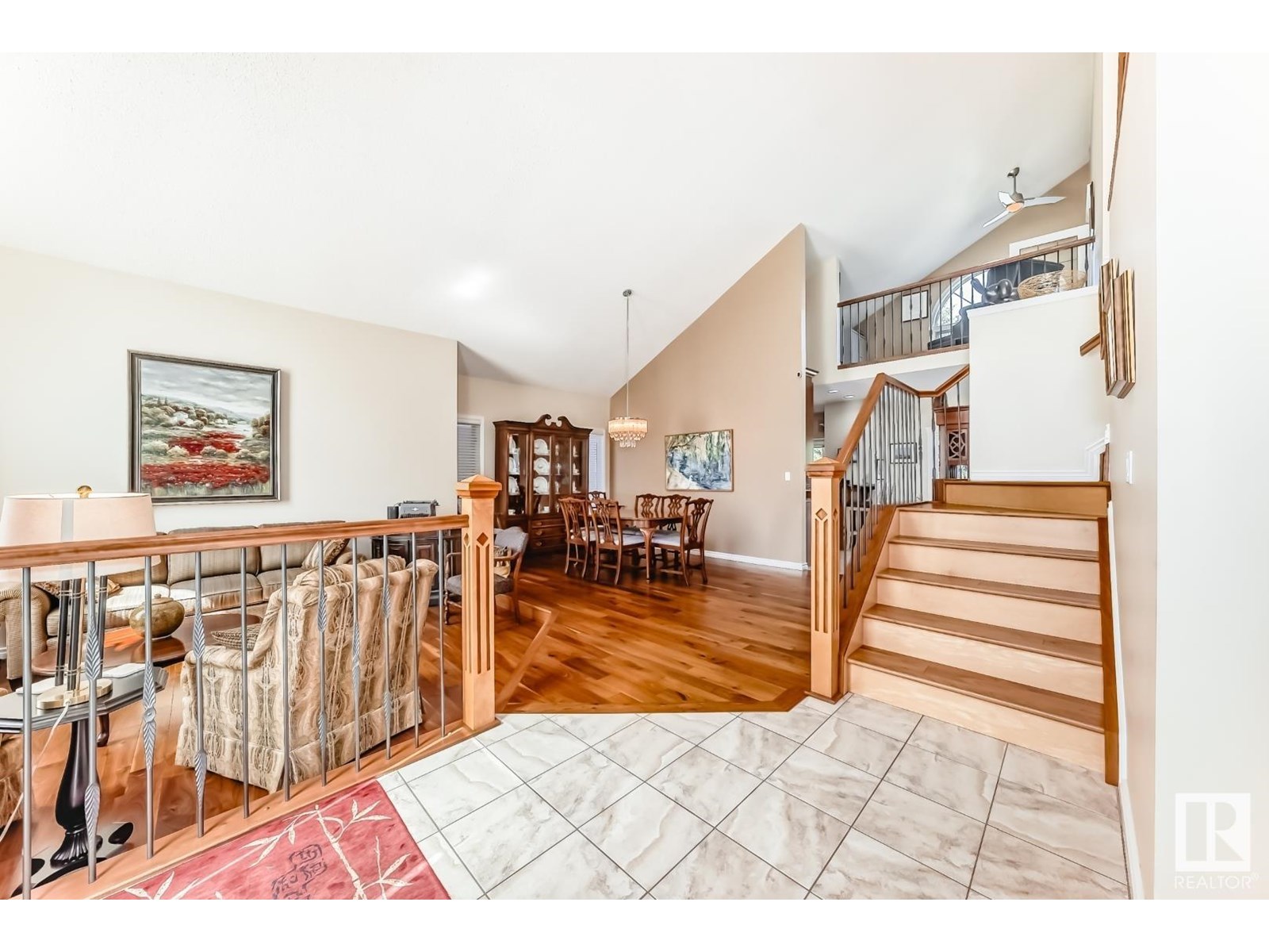 215 OMAND DR NW
