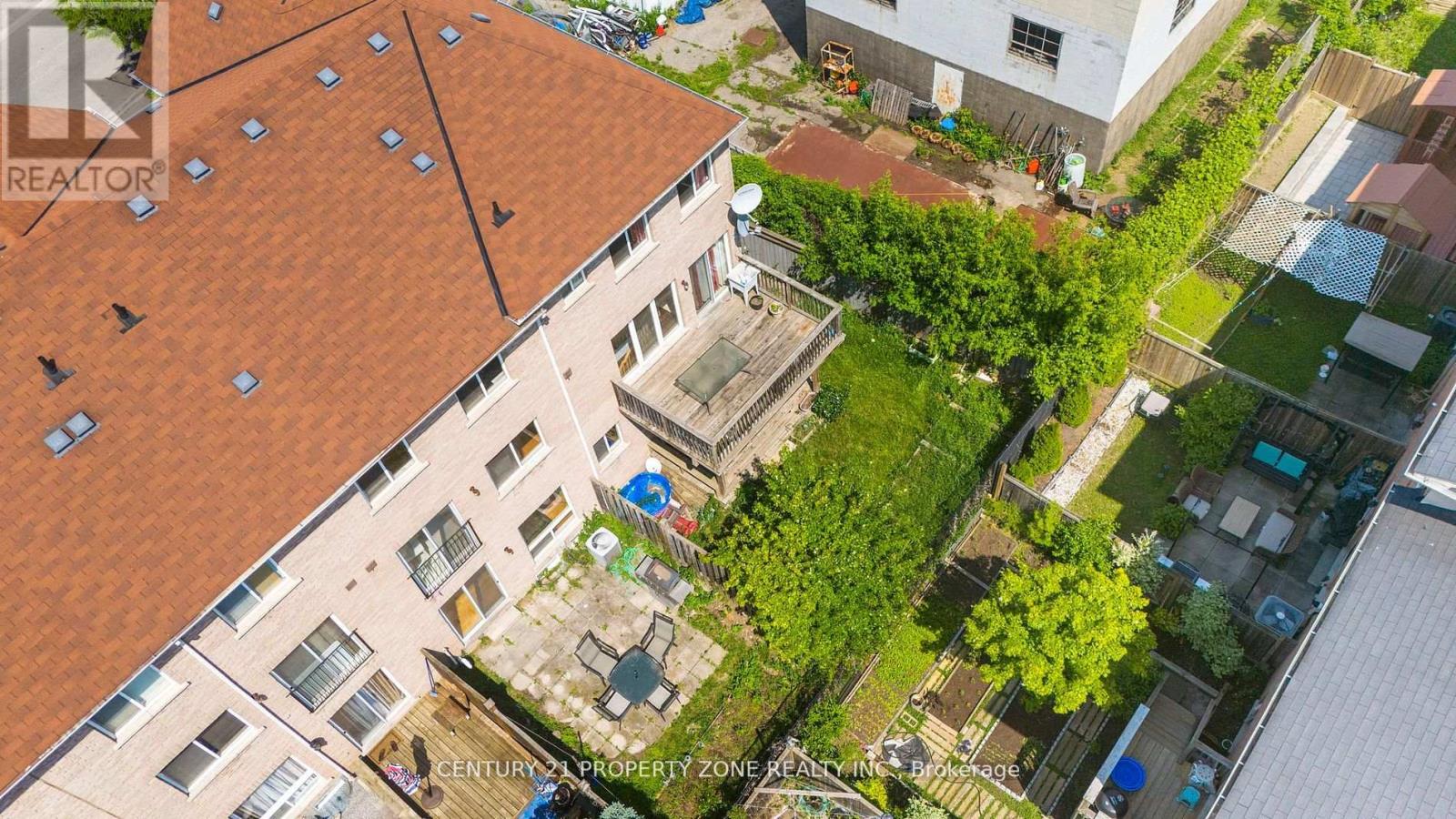 28 SEMINOFF STREET