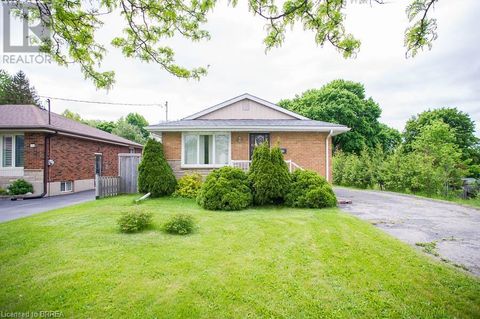 120 HENRY Street Brantford ON N3S5C7