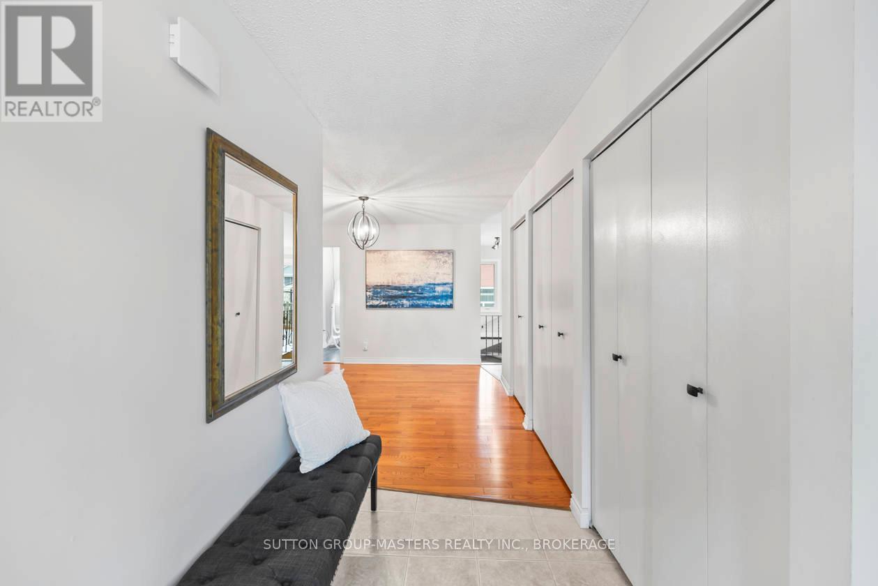 984 AMBLESIDE CRESCENT