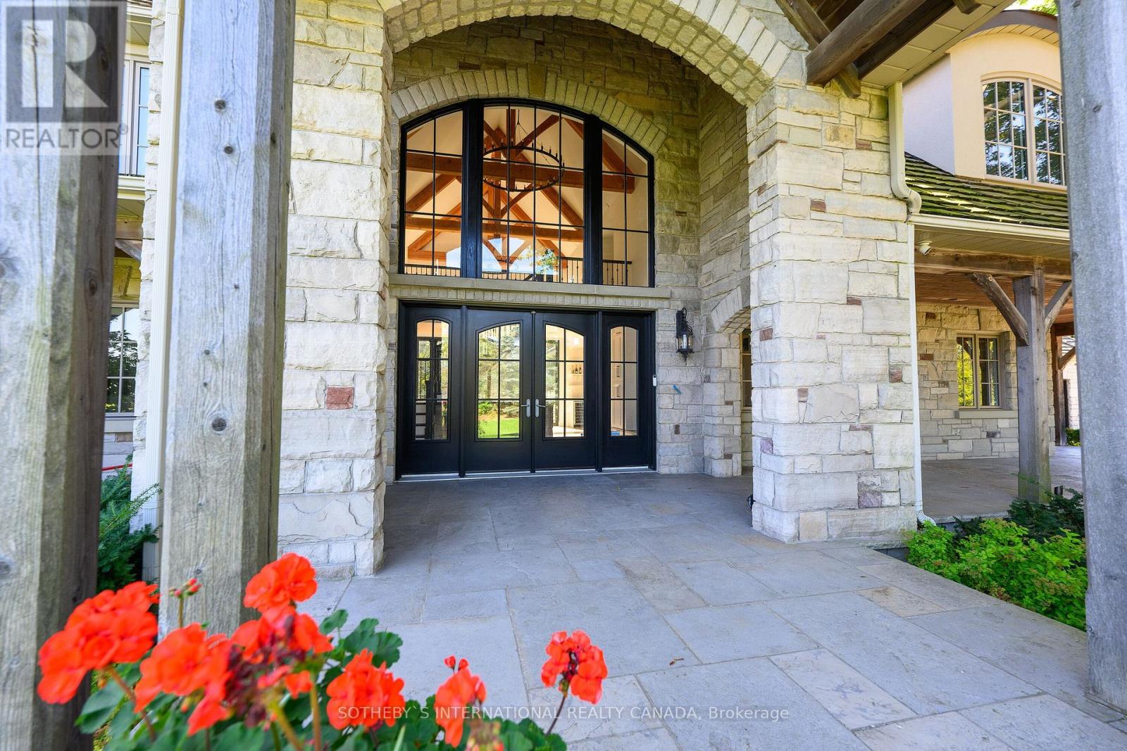 2376 8 SIDEROAD