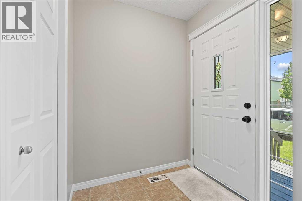 28 Saddlebrook Gardens NE