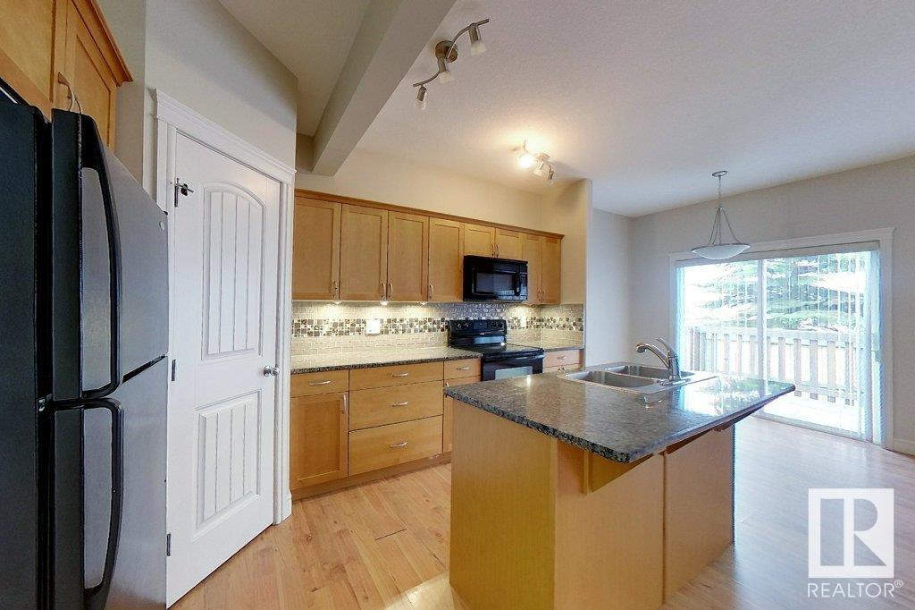 #33 15151 43 ST NW