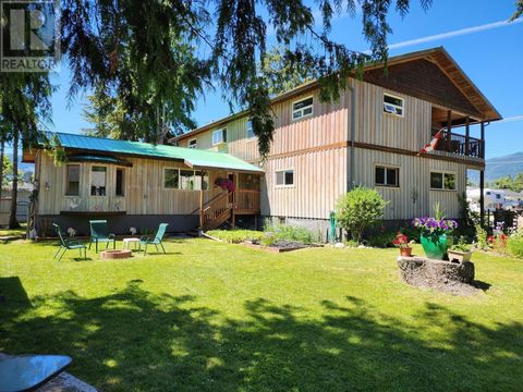 316 3RD  NW Avenue Nakusp BC V0G1R0