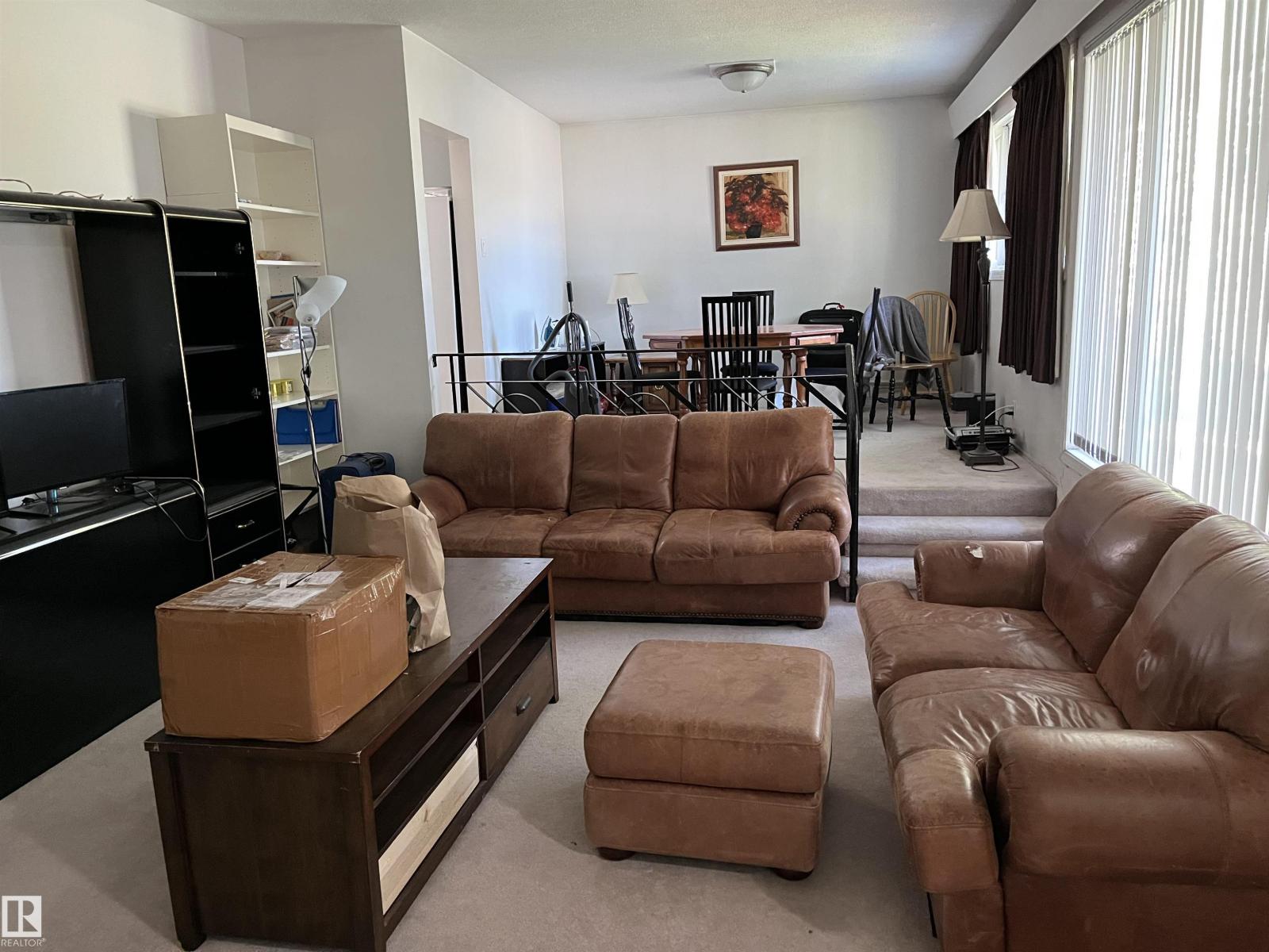 12011 87 AV NW NW