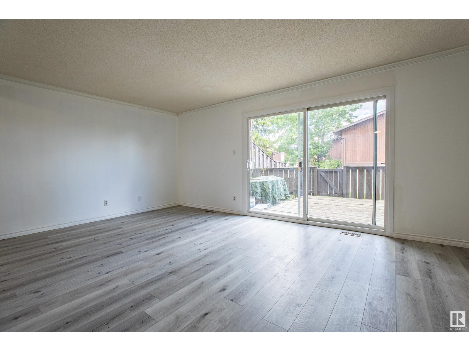 7605 176 ST NW
