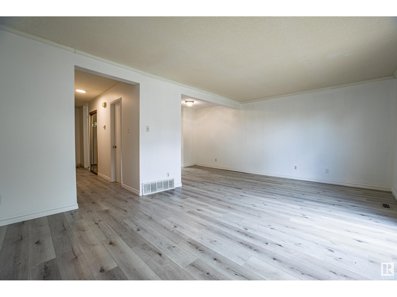 7605 176 ST NW