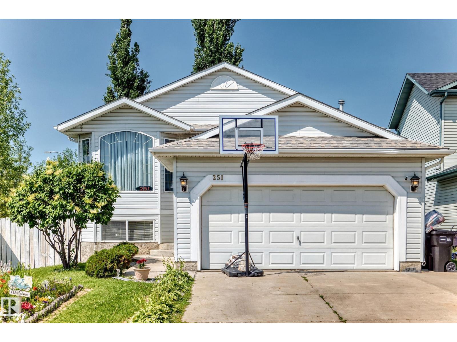 251 DUNVEGAN RD NW