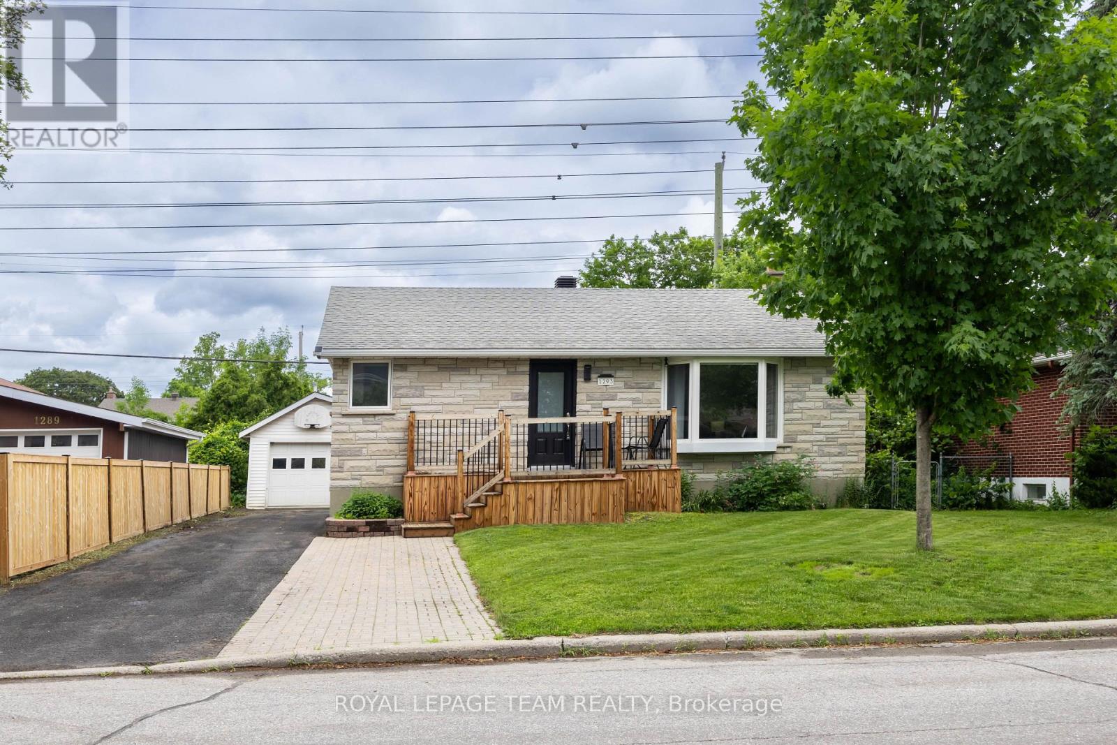 Photo 1 of 50 — 1293 WOODSIDE DRIVE, Ottawa, ON K2C2H1