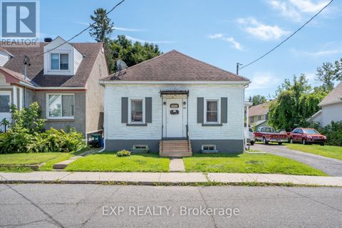 228 CARILLON STREET Ottawa ON K1L5X8