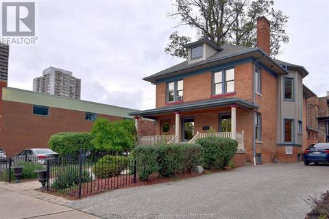 518 Victoria AVENUE Windsor ON N9A4M8